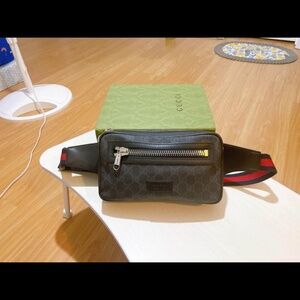 GG black belt bag